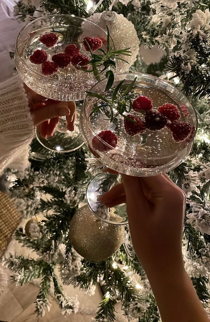 Christmas Party Dress Guide 2025: The Best Christmas Dresses for Women American Threads Christmas Party Dress Guide 2025: The Best Christmas Dresses for Women American Threads