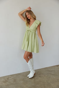 unique summer mini dresses | how to style green