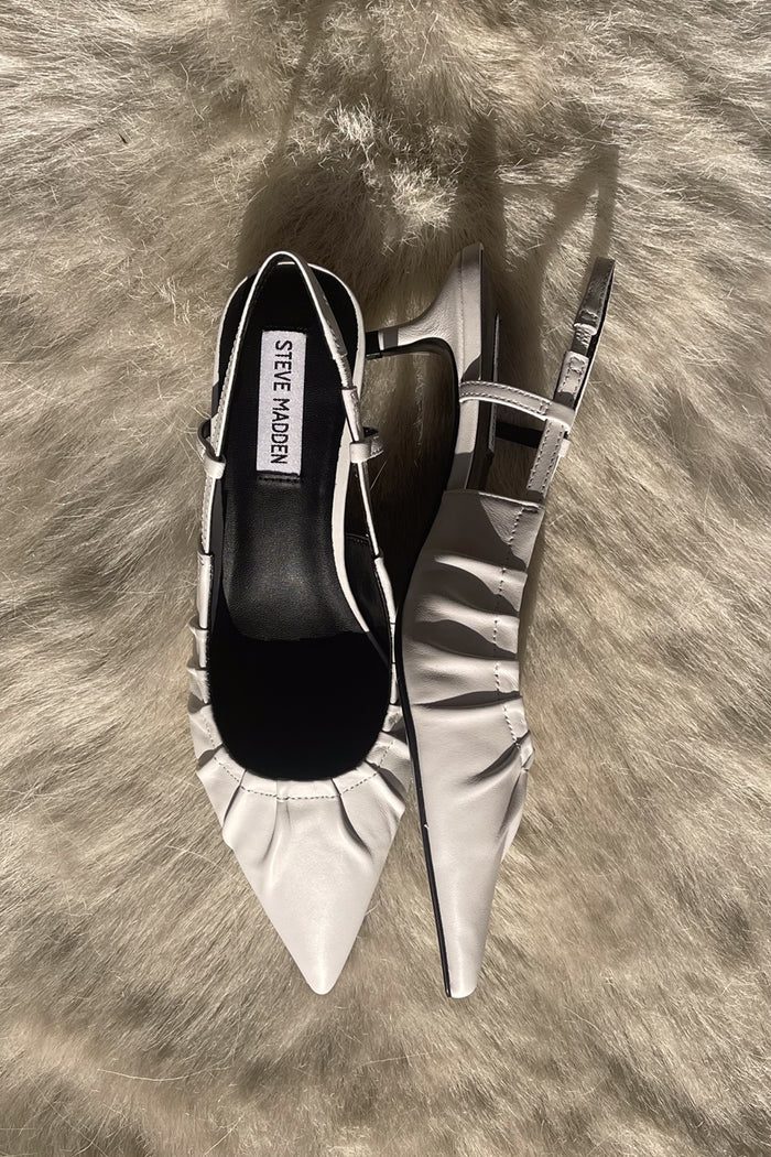 white leather pleated toe pumps | steve madden summer 2024 