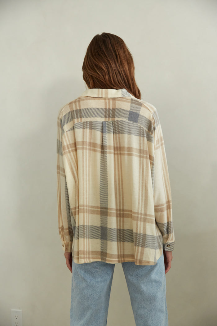 soft oversized flannel - winter outfit