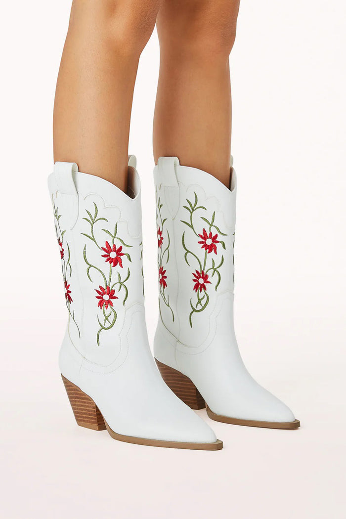 white leather cowgirl boot with flower embroidery