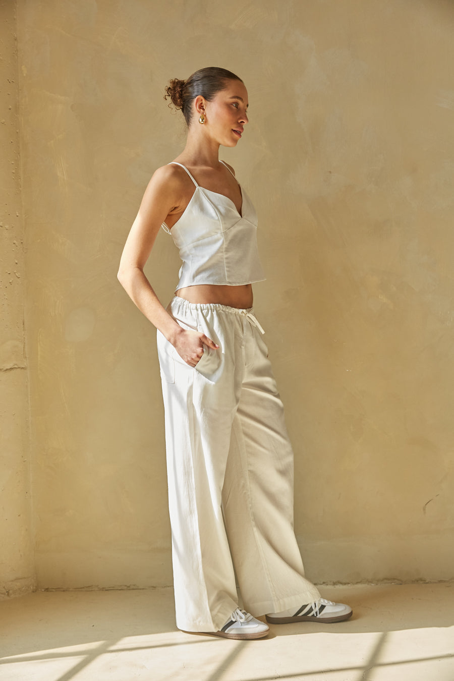 white linen pants with pockets | summer must-haves 2024