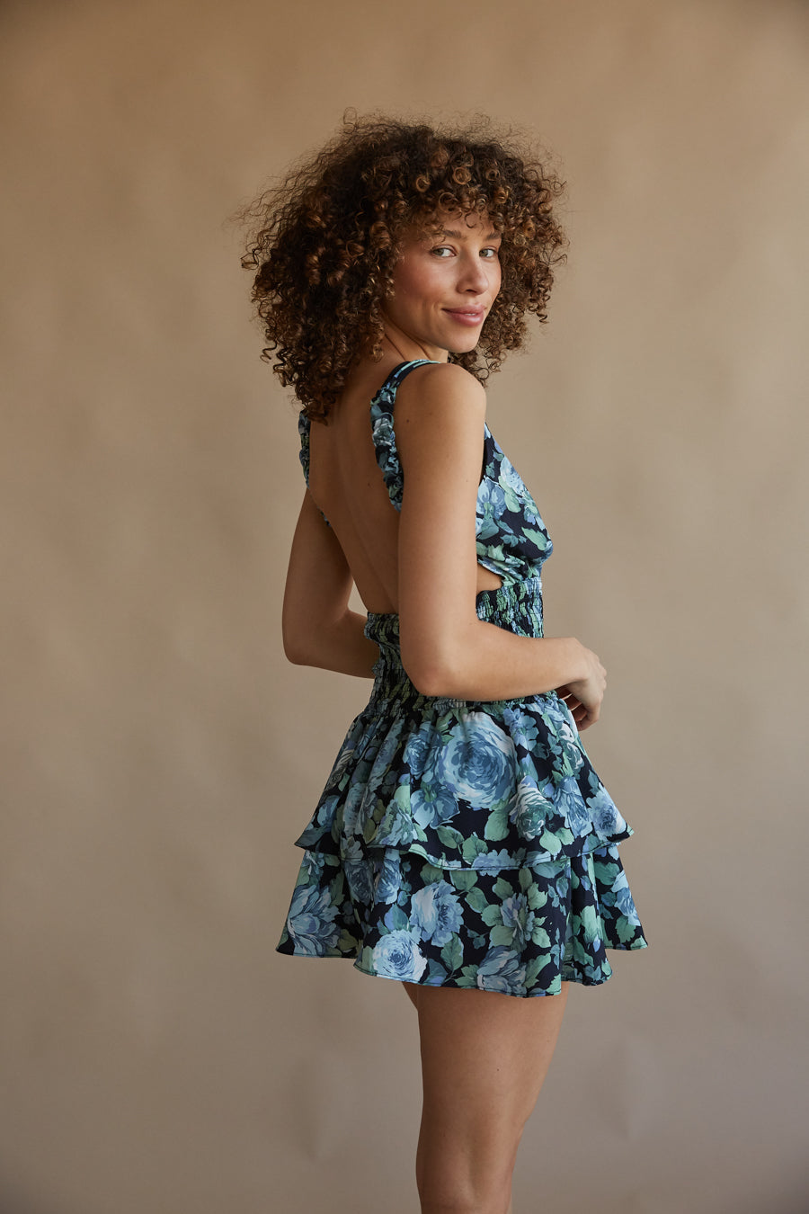 Abigail Floral Open Back Romper, Blue Floral / L