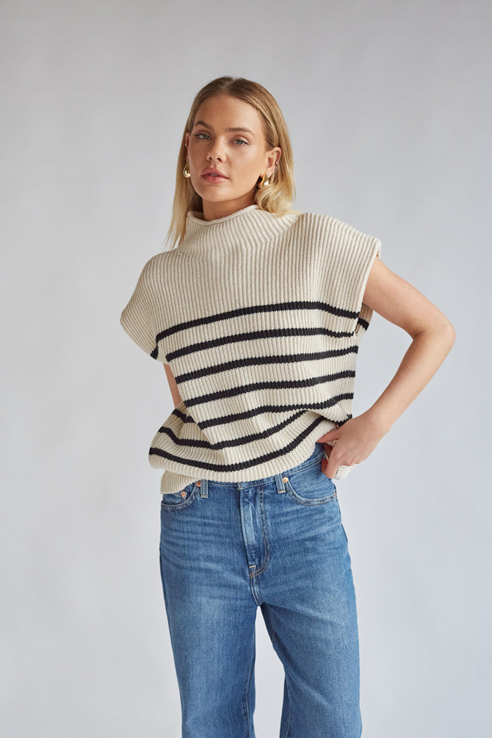 beige sleeveless ribben chunky knit sweater top with black stripes | casual chic sweater top