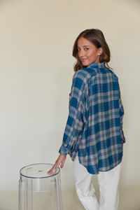 wardrobe staples winter 2023 | casual and cute flannel for fall