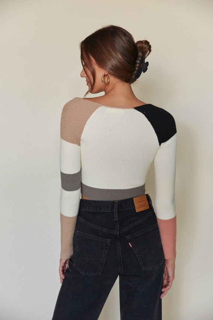 shades of brown winter top | casual winter neutral shopping top