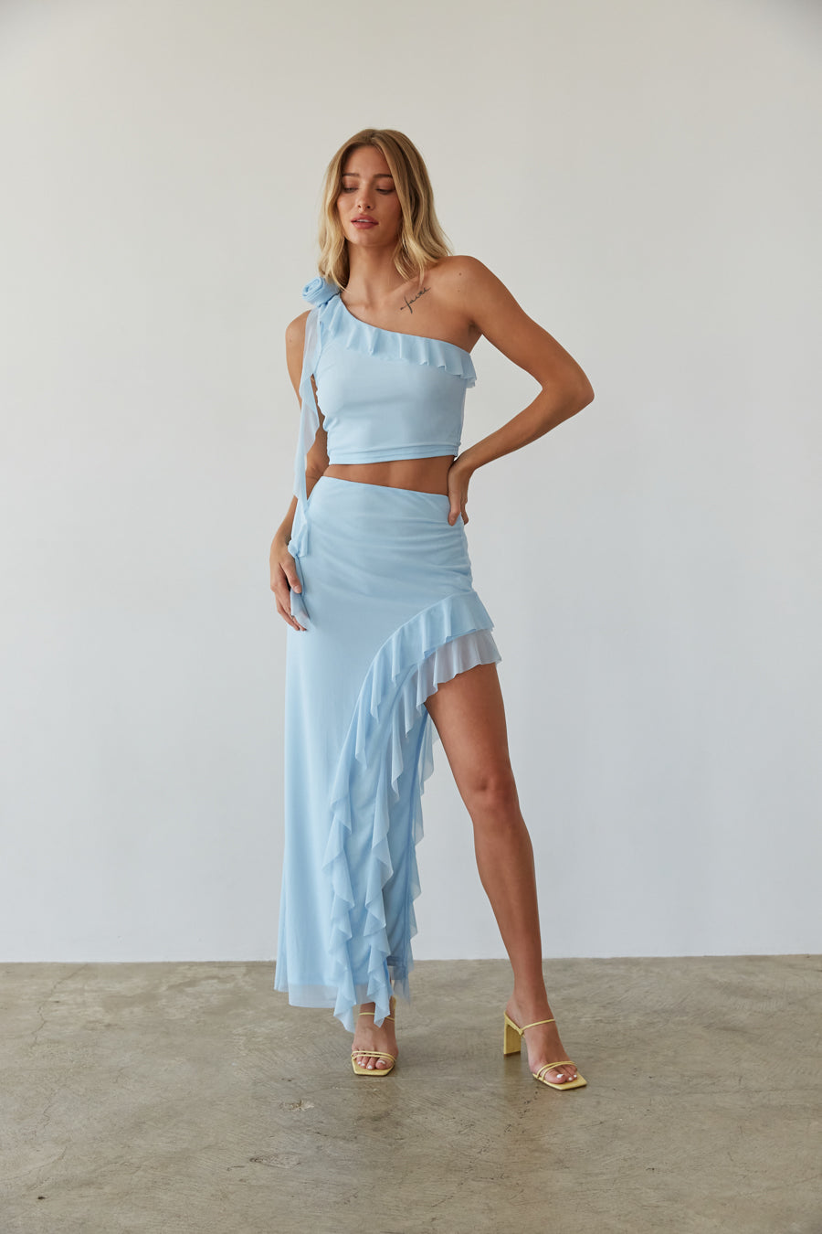 beachy waves outfit | beach wedding outfit 