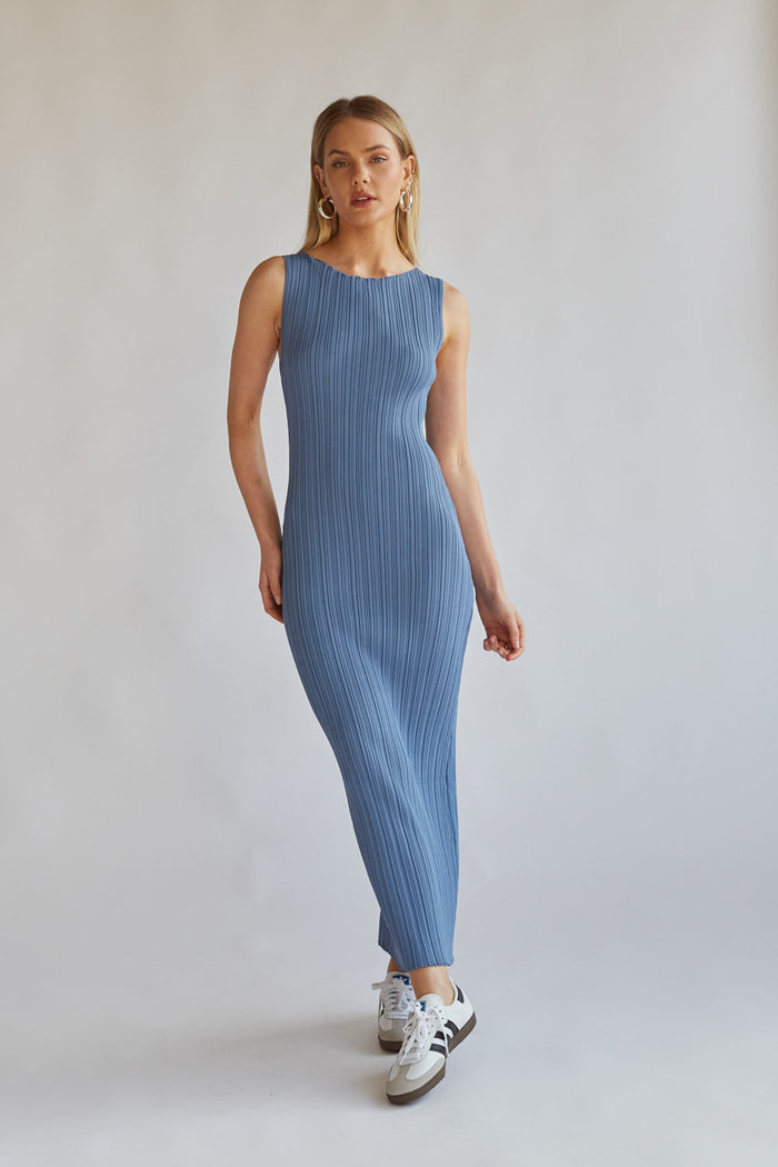 back view of dusty blue ribbed maxi dress with back slit | casual chic maxi dress