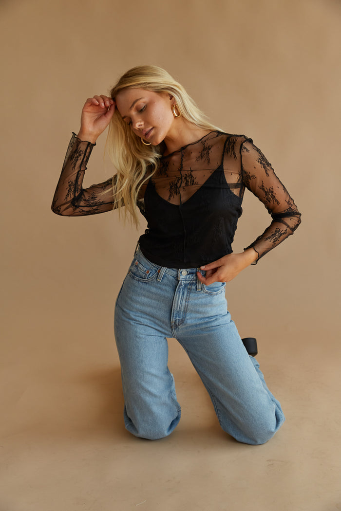 black lace long sleeve top - fall fashion - black lace top - levi's - A6081-0002