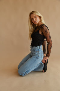 black tank top with lace long sleeves - black tops for fall - fall outfit - levi's jeans - A6081-0002