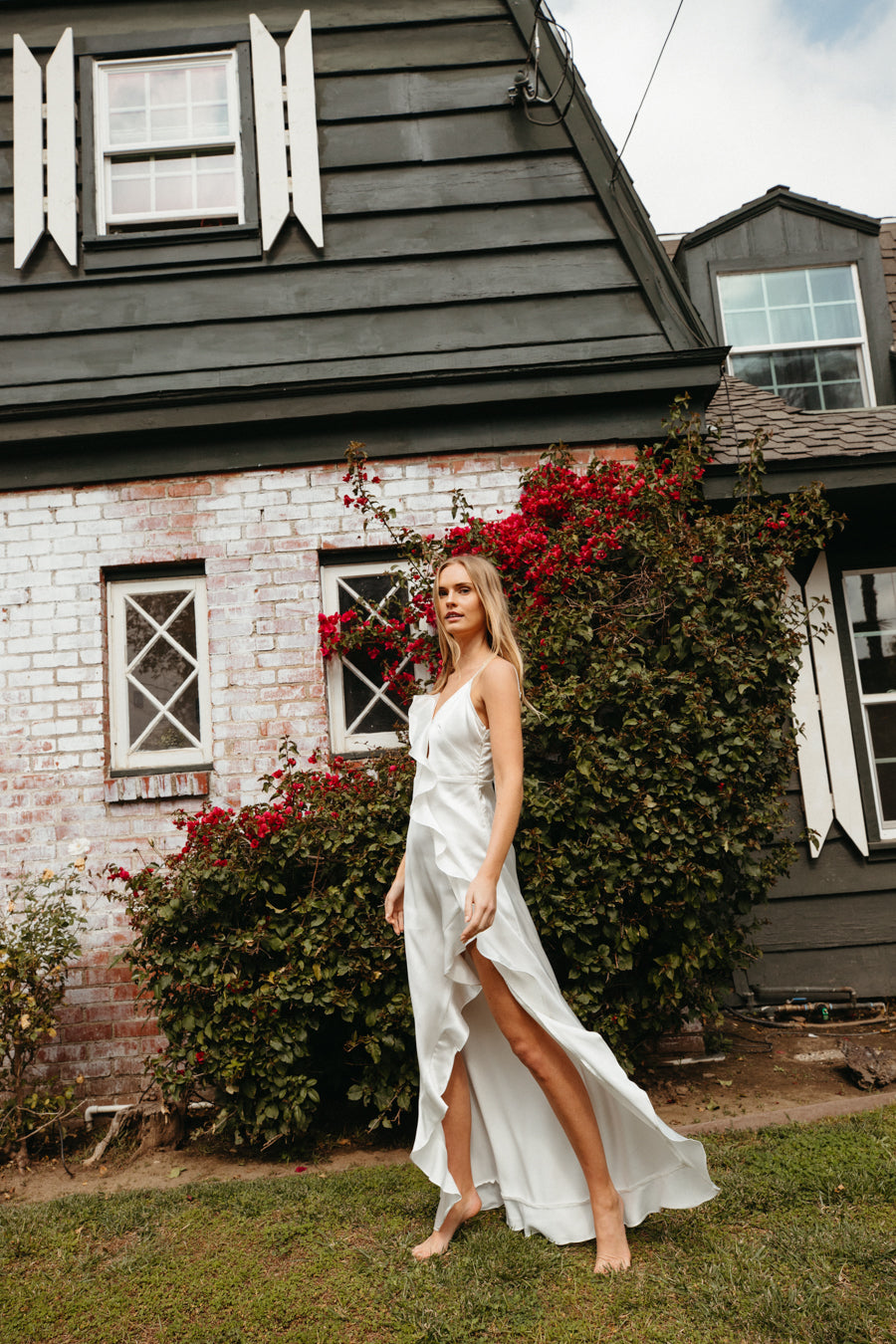 ruffle slit maxi dress Esmerelda Open Satin • Shop American Threads Women's Trendy Online Boutique So elegant in the Size:US 7 | EU 37 Lilac Blue Bridesmaid Dresses nopromosd