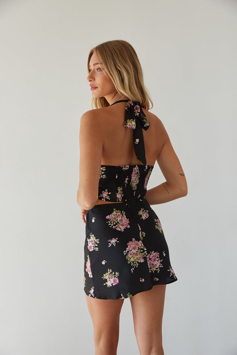 Glora Satin Floral Halter Top, Black Floral / M