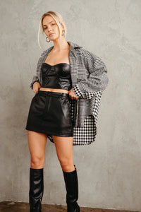 black and white houndstooth oversized shacket - outerwear for fall - fall fashion