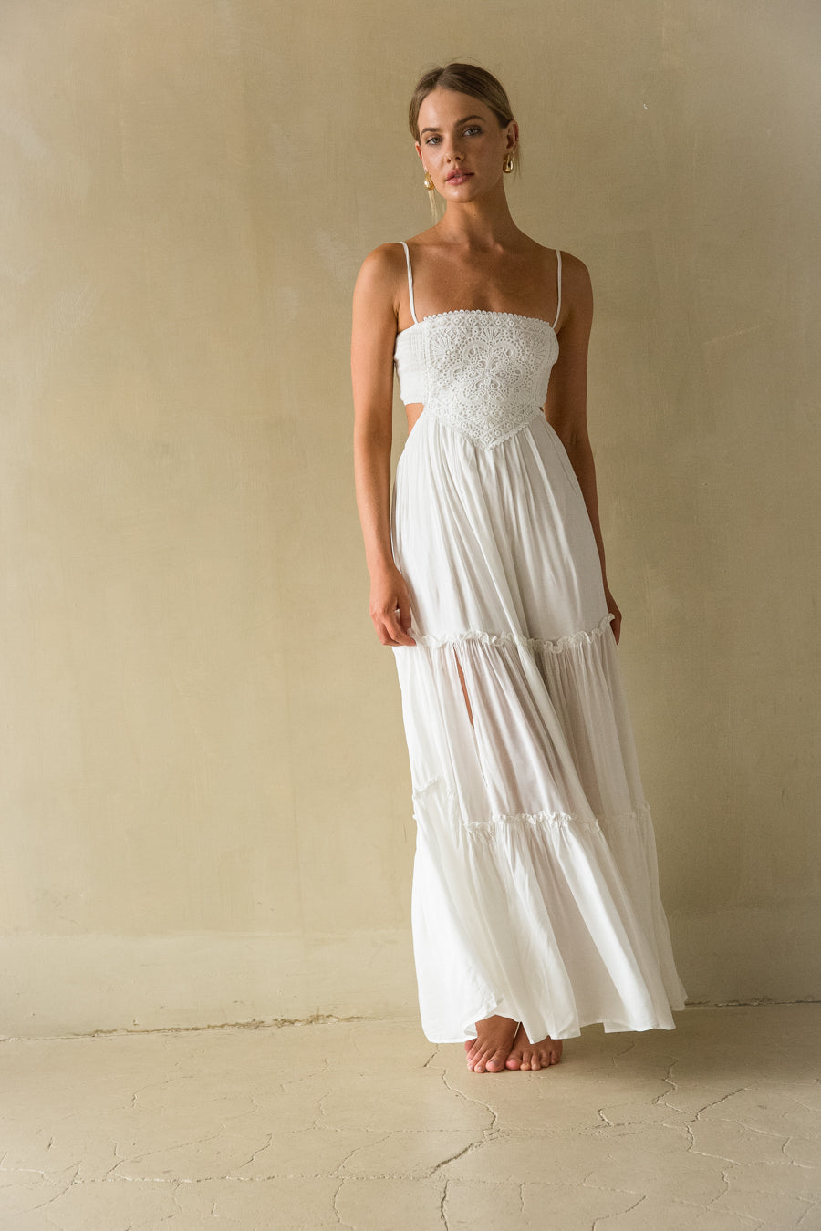 ワンピース White Cutout Lace Maxi Dress Aylani Lace Cutout Maxi Dress • Shop American Threads Boutique