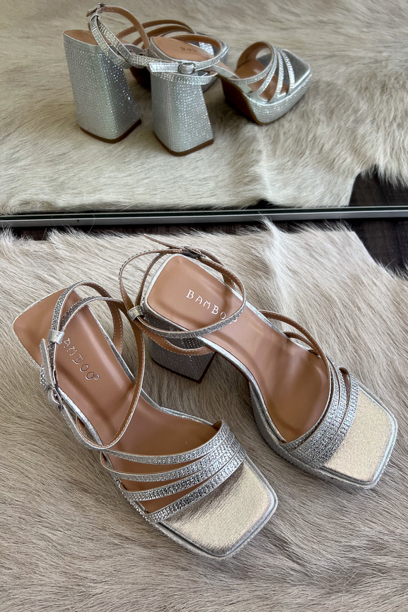 Silver-coloured heels with block heel - Silver