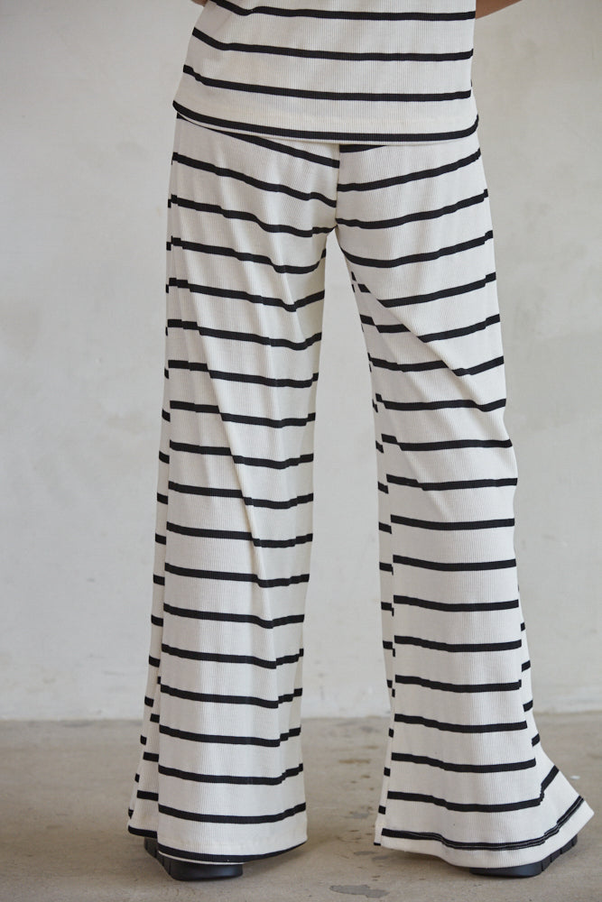 off white and black striped matching set - cute summer lounge outfit - comfy vacation outfit