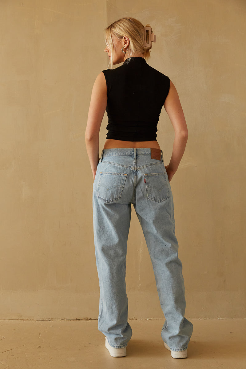 low rise 90's aesthetic baggy jeans - nostalgic levi's - classic levi light wash jeans