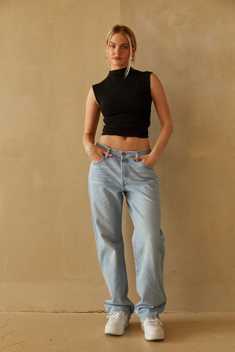 the perfect everyday levi's - our favourite jeans - winter wardrobe must-haves