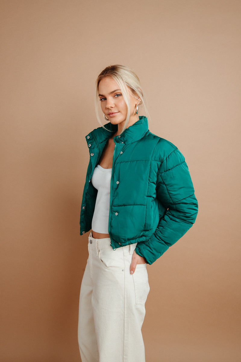 green cropped puffer jacket with pockets | what to wear for winter break 