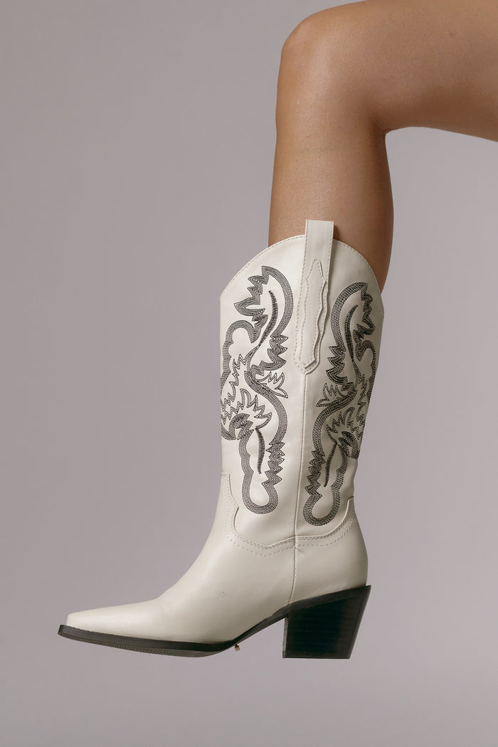 black and bone contrast stitch boot