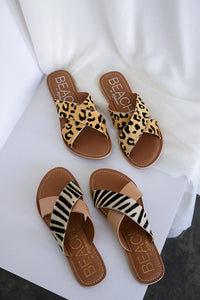 Pebble Slide Sandal in White Leopard