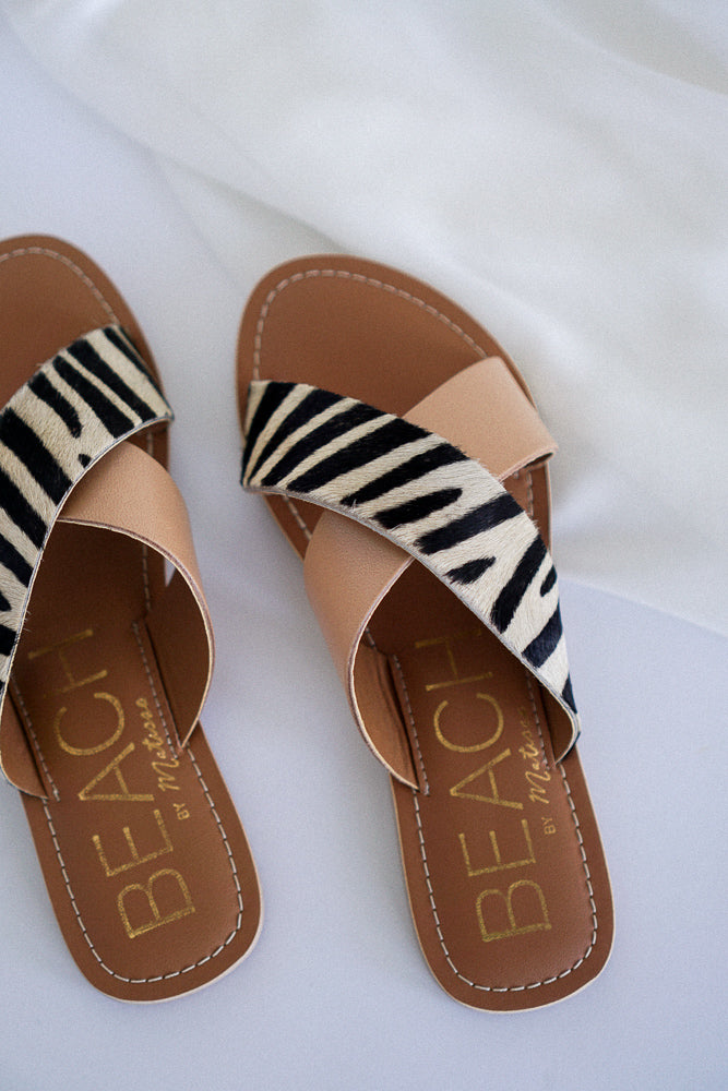 Pebble Slide Sandal in Natural Zebra