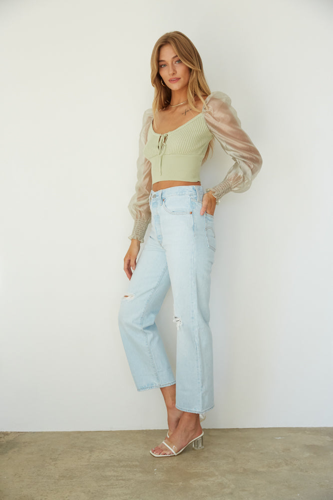 distressed light wash high waisted jeans - apple picking -pumpkin patch - beach outfit - fall outfits - fall ootd