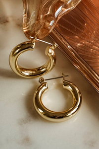 essential hoop earrings in gold