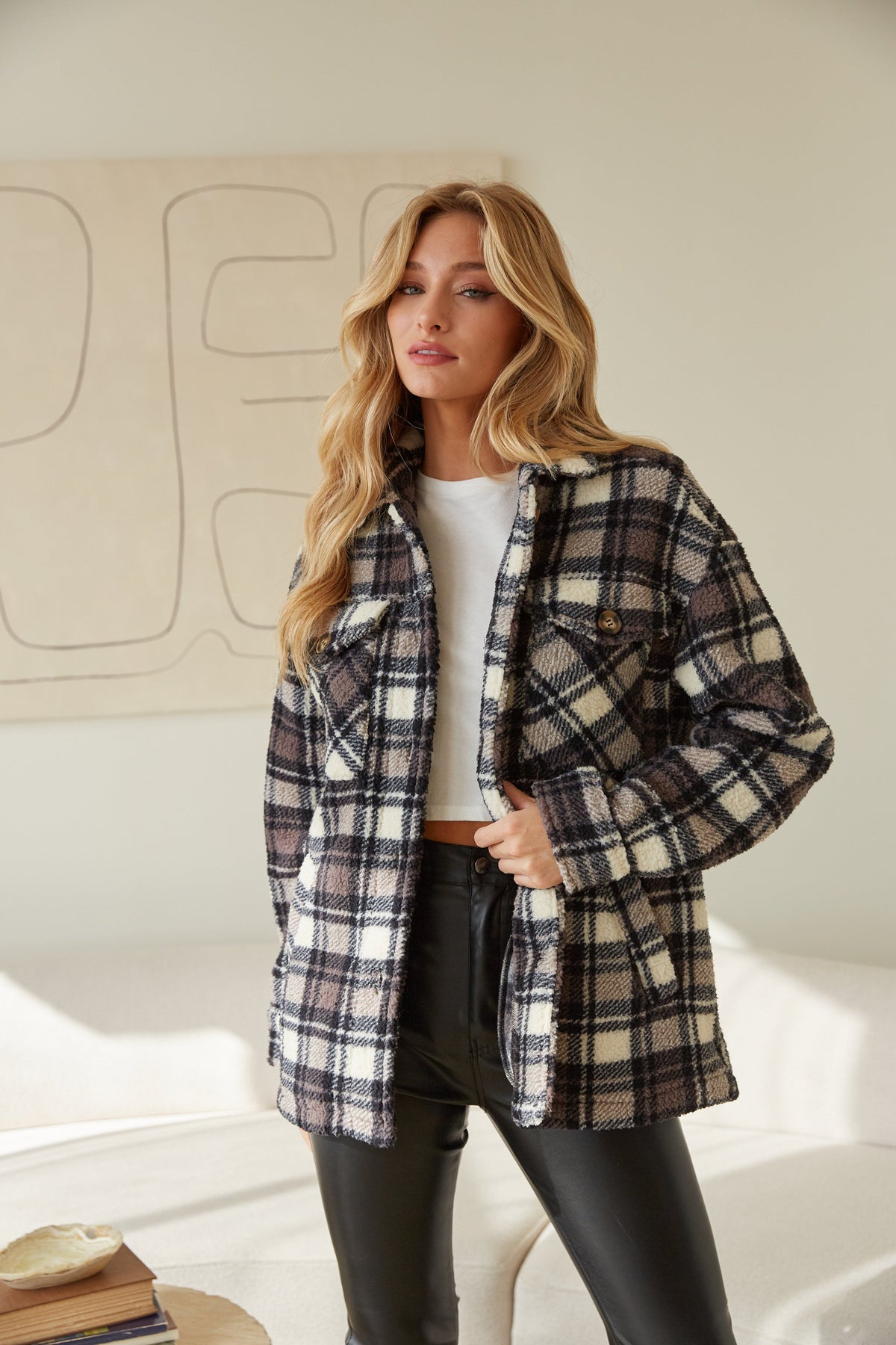 black and brown plaid sherpa shacket - fuzzy plaid jacket - black and ivory plaid outerwear - thanksgiving outfit inspo - fall fashion - cozy outfits for cold weather