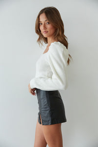 puff shoulder long sleeve sweater outfit