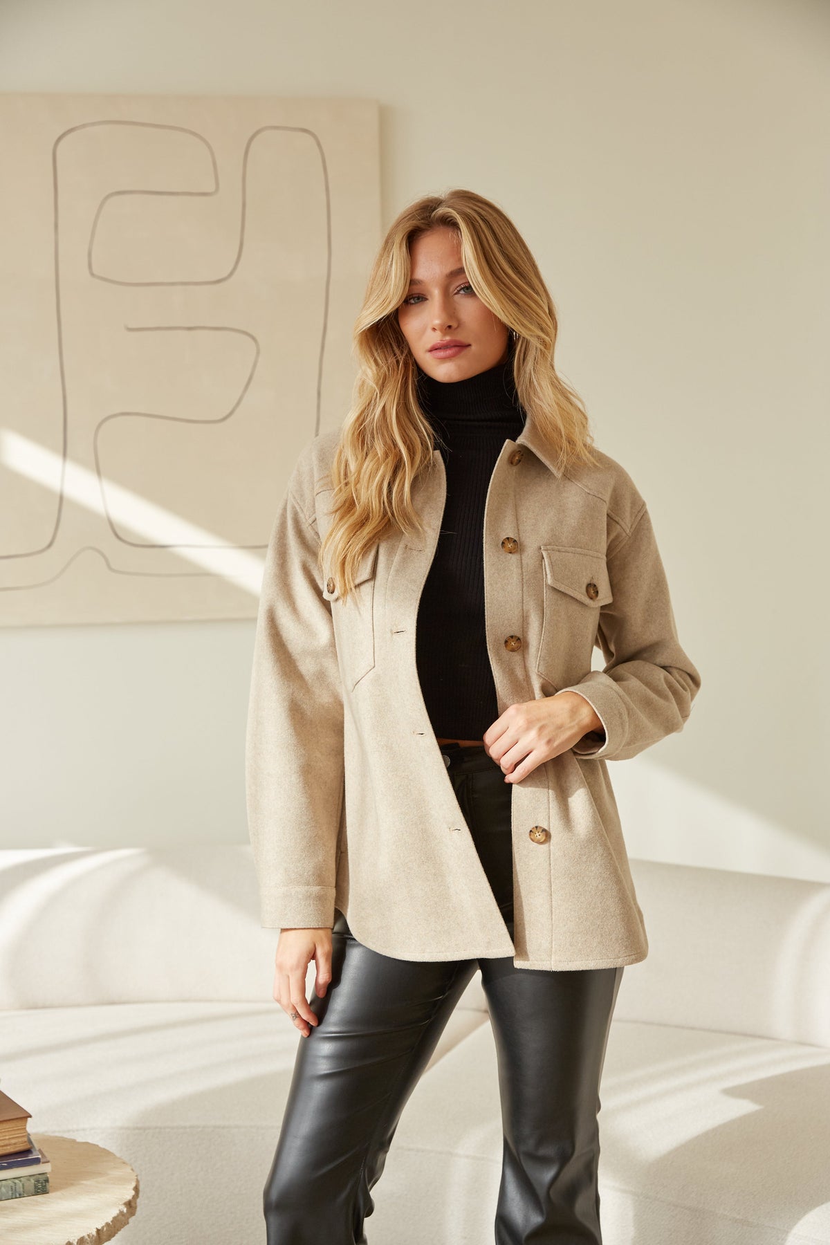 tan oversized shacket - button up shirt jacket with front pockets - thick oversized cardigan - long sleeve button up for fall - thanksgiving shacket - holiday outfit inspo - outfits for cold weather 