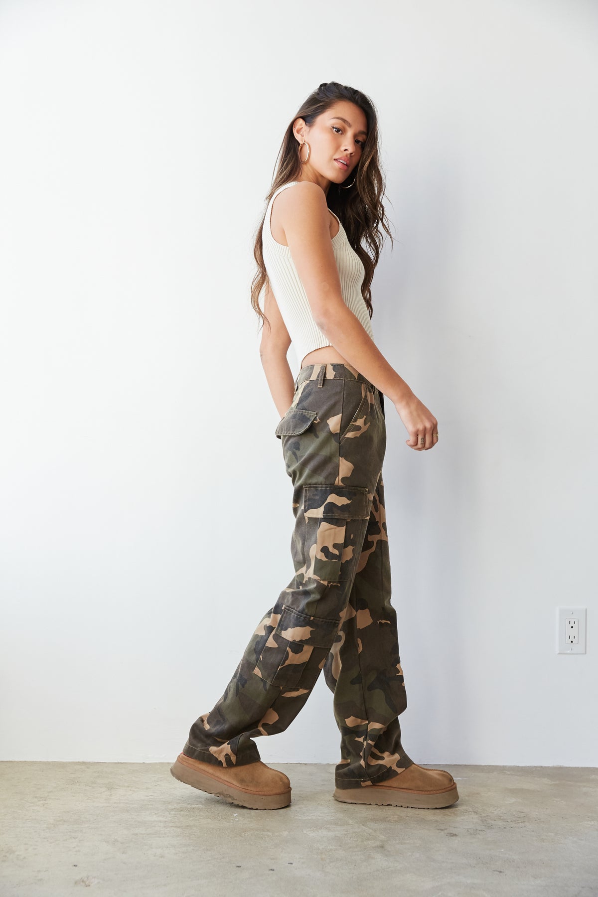 trendy green camouflage pants - cargo pants - street outfit
