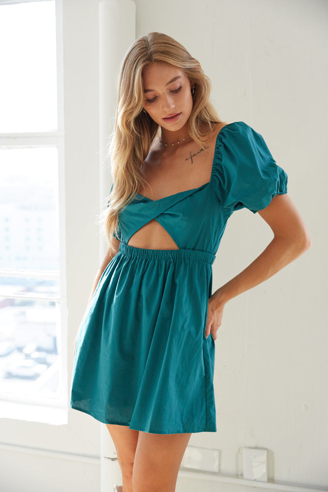 babydoll keyhole dress with puff sleeves- great dress to wear to brunch