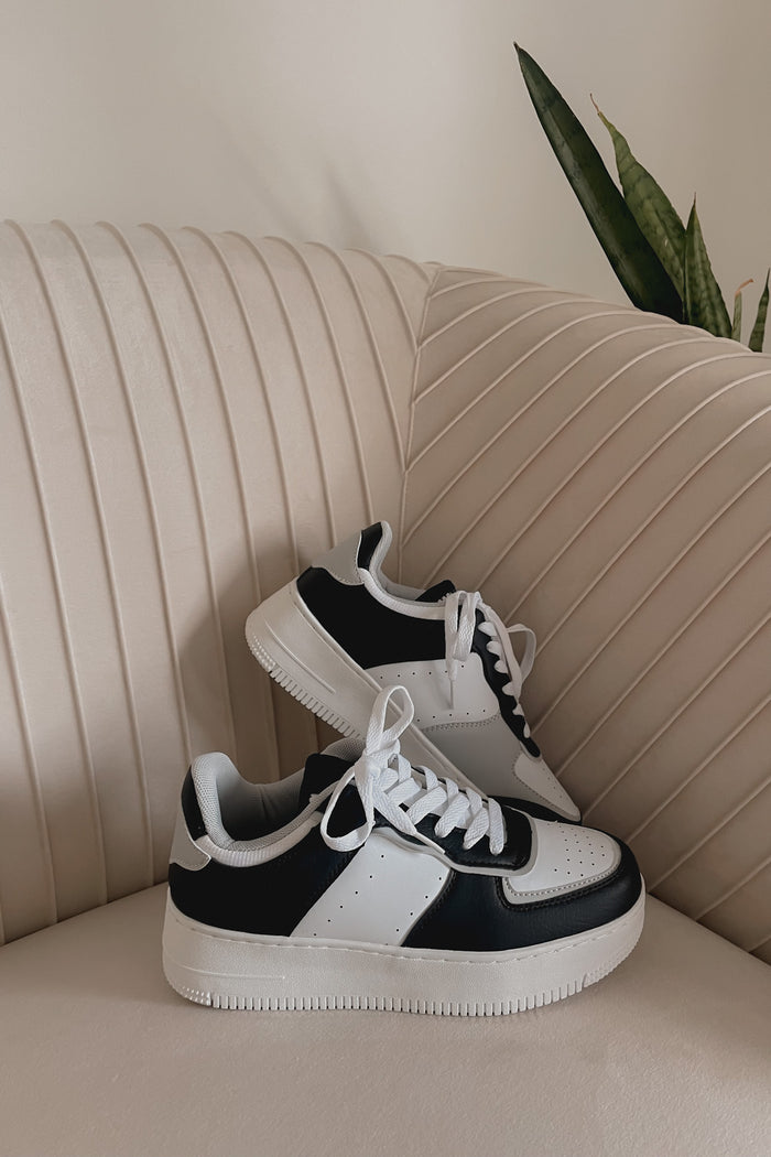 air jordan dupes - black and white trendy sneakers - platform sneakers