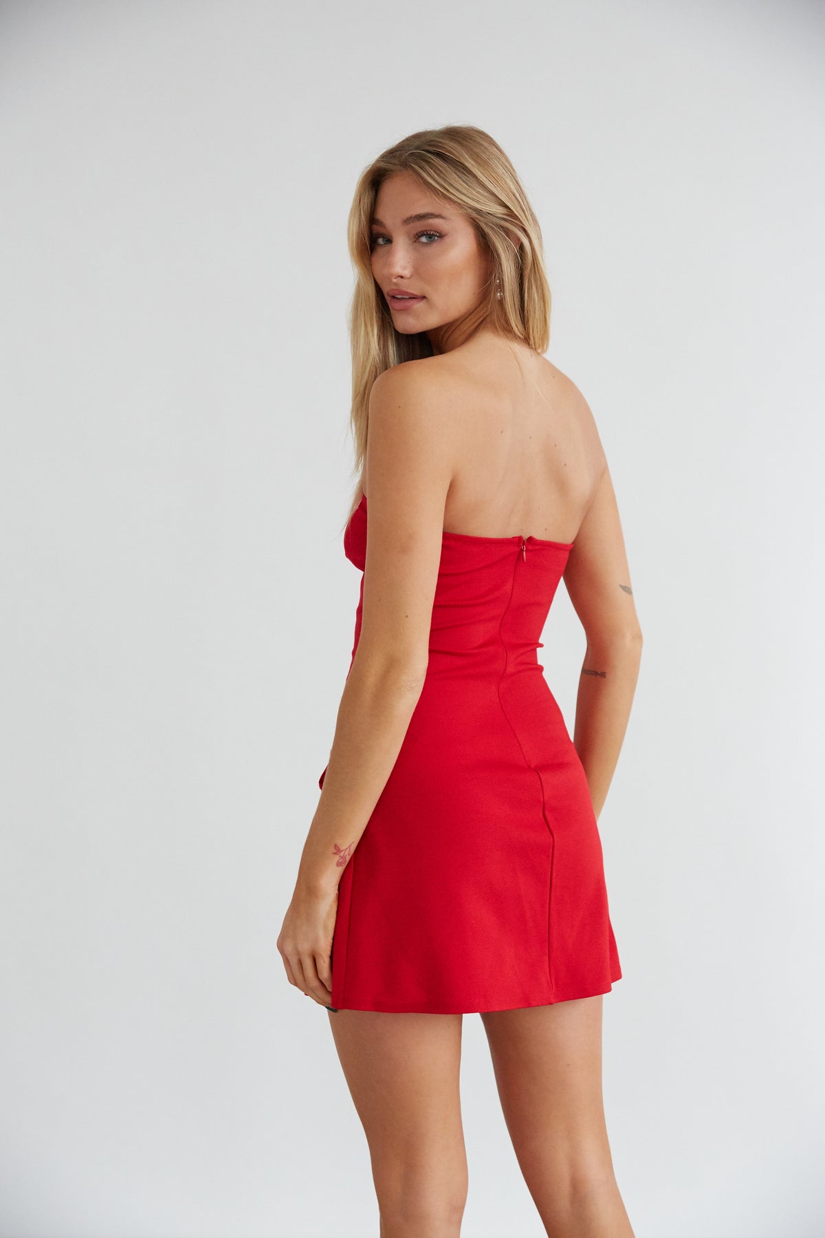 hot red mini dress - strapless bodycon dress with faux pockets - date night outfit inspo - devil halloween costume - sexy mini dress - valentines day outfit inspo