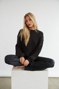 black cable knit sweater - what to wear to the pumpkin patch - apple picking - picking pumpkins - fall festival