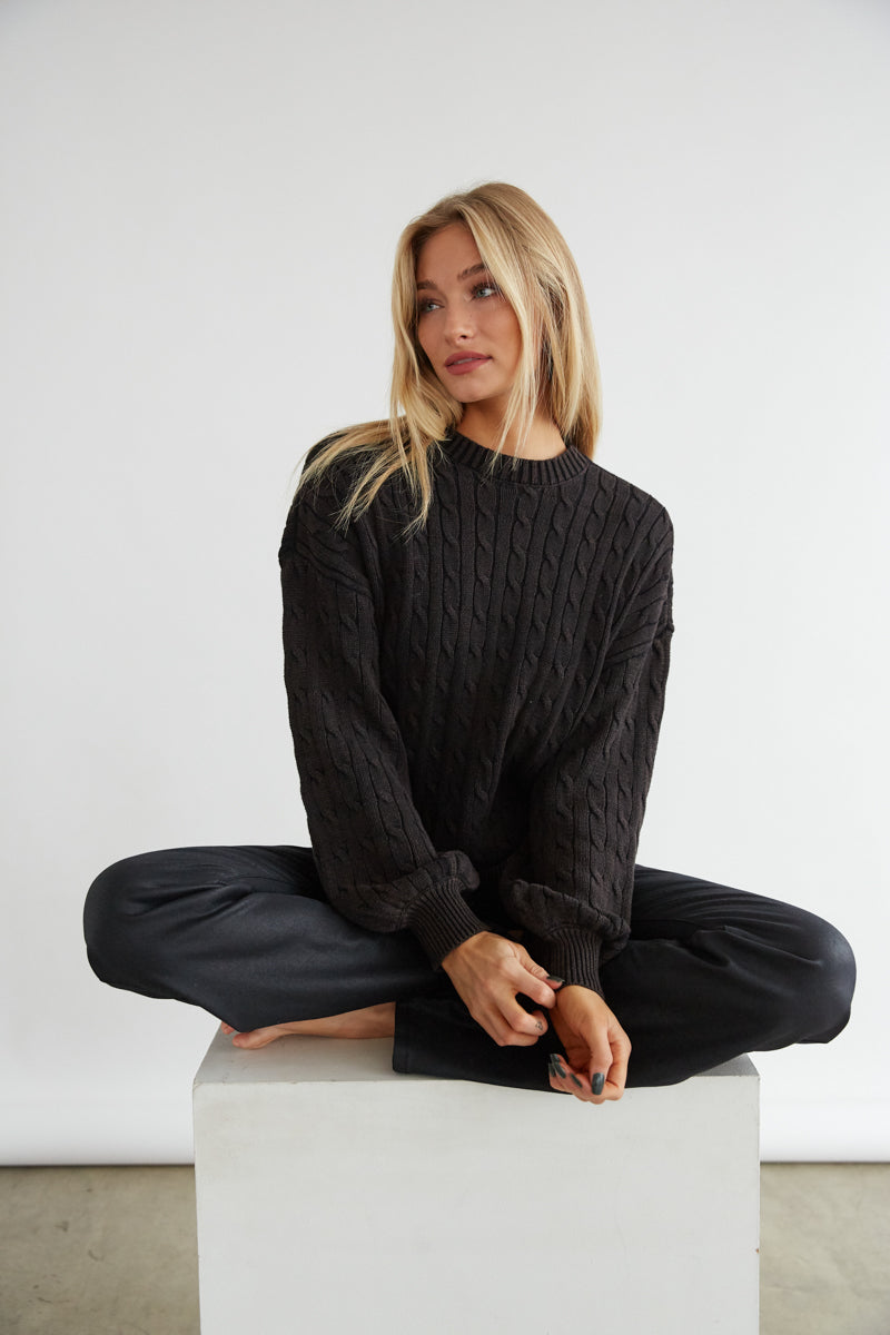 long sleeve cable knit sweater in black - what to wear on a picnic in the fall - what to wear to work - office job 