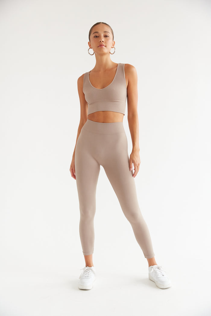 nude active set - one size stretch leggings in taupe